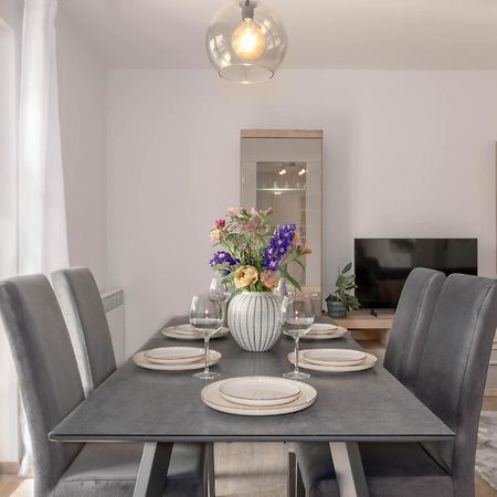 פורץ Newly Renovated Holiday Apartment Sirius מראה חיצוני תמונה