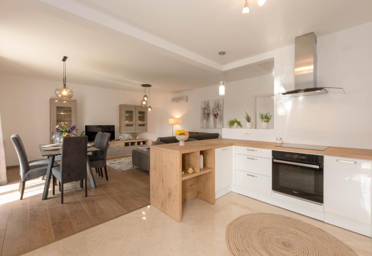 פורץ Newly Renovated Holiday Apartment Sirius מראה חיצוני תמונה