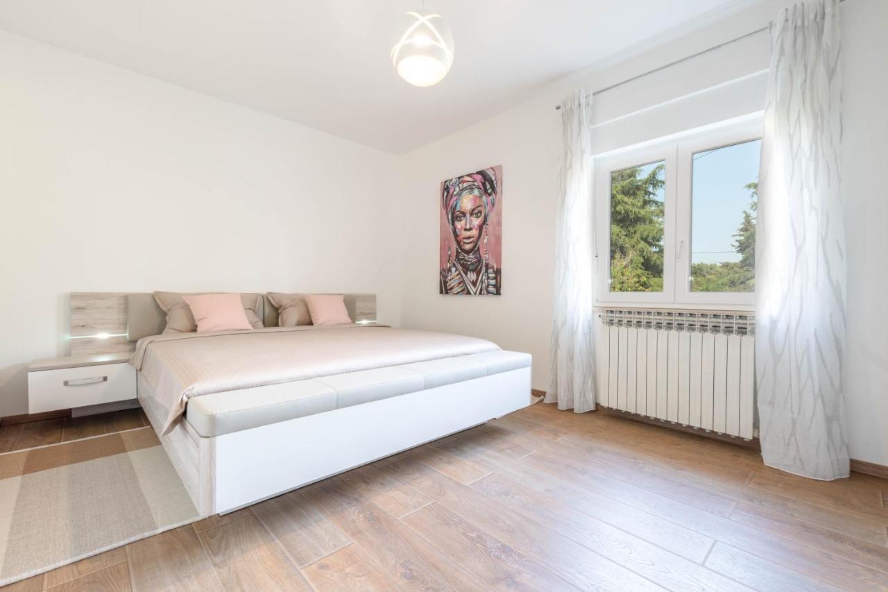 פורץ Newly Renovated Holiday Apartment Sirius מראה חיצוני תמונה